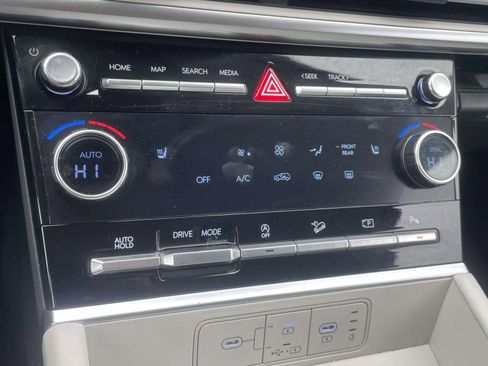 Used 2025 Hyundai Santa Fe SEL FWD image 28