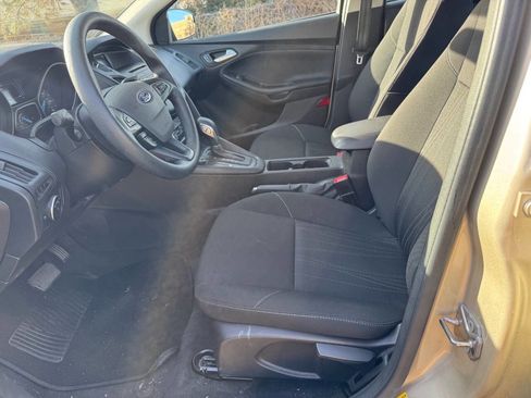 Used 2017 Ford Focus SE image 9