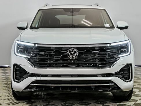 Used 2025 Volkswagen Atlas SEL Premium R-Line image 4