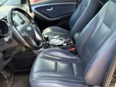 Used 2014 Hyundai Elantra GT w/ Option Group 03 FWD image 2
