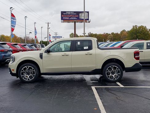 New 2025 Ford Maverick Lariat image 3