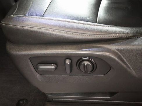 Used 2022 Chevrolet Silverado 1500 RST AWD/4WD image 12