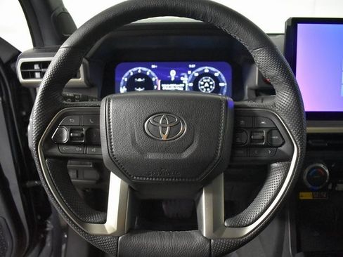 Used 2024 Toyota Tacoma TRD Off-Road image 15