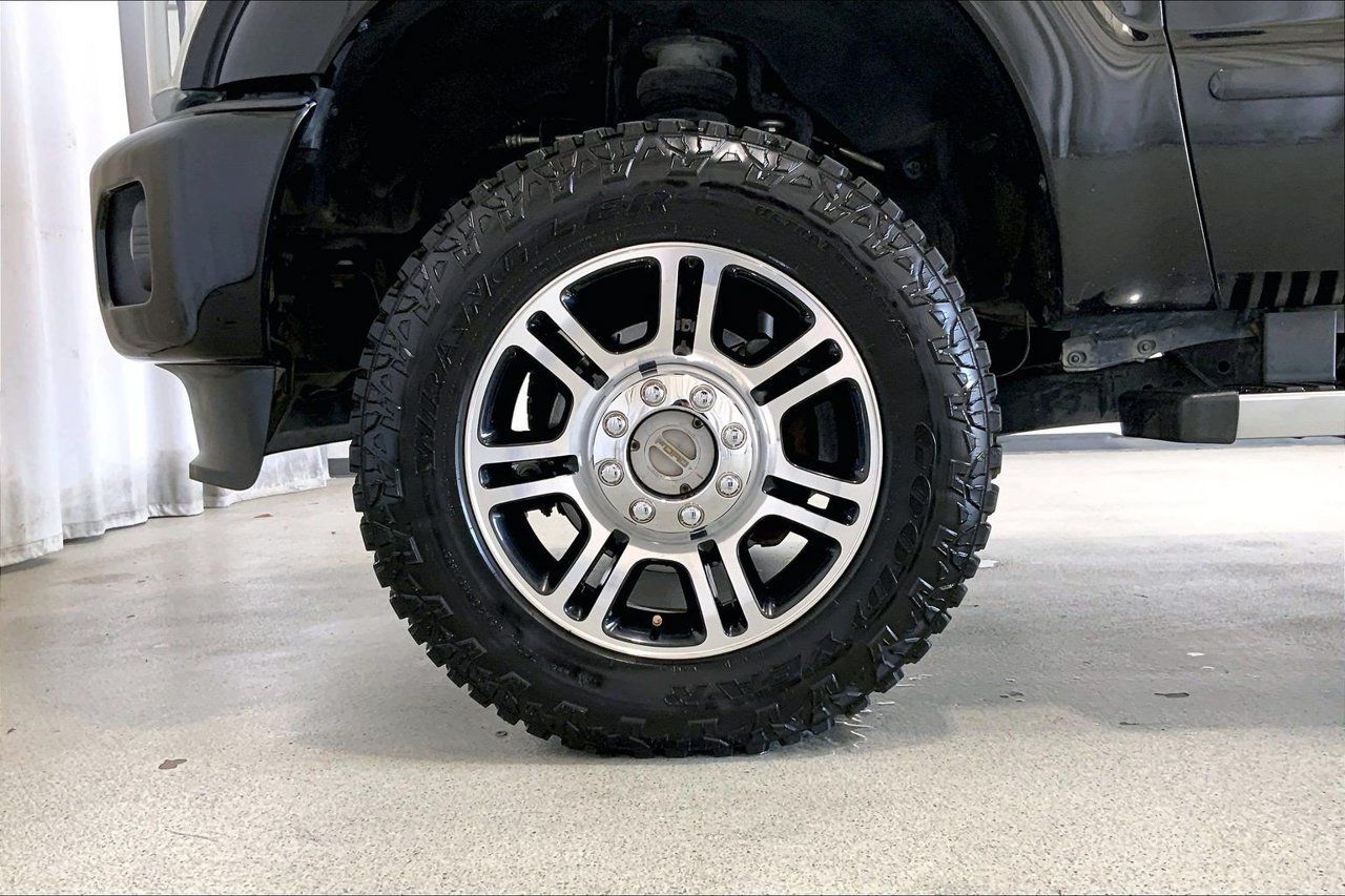 Used 2016 Ford F250 Platinum w/ FX4 Off-Road Package AWD/4WD image 8