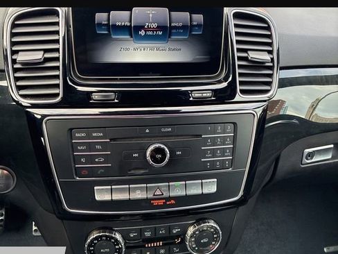 Used 2019 Mercedes-Benz GLE 400 4MATIC image 9