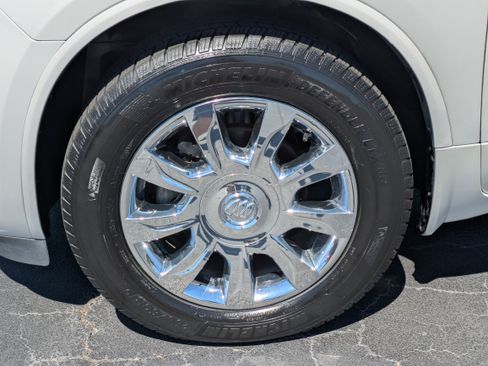 Used 2017 Buick Enclave Leather FWD image 10