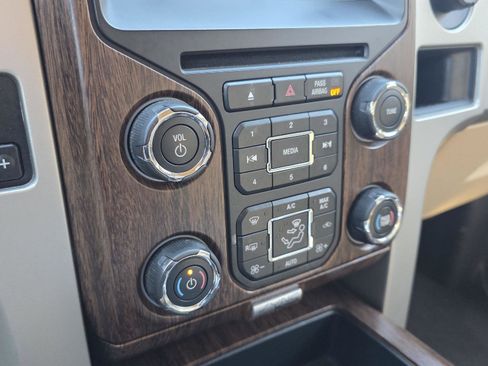 Used 2013 Ford F150 Lariat w/ Luxury Equipment Group image 19