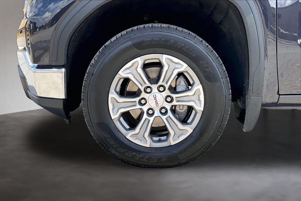 Used 2025 GMC Sierra 1500 SLT RWD image 32