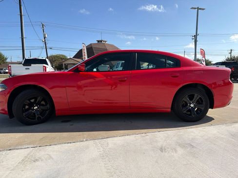 Used 2022 Dodge Charger SXT RWD image 4