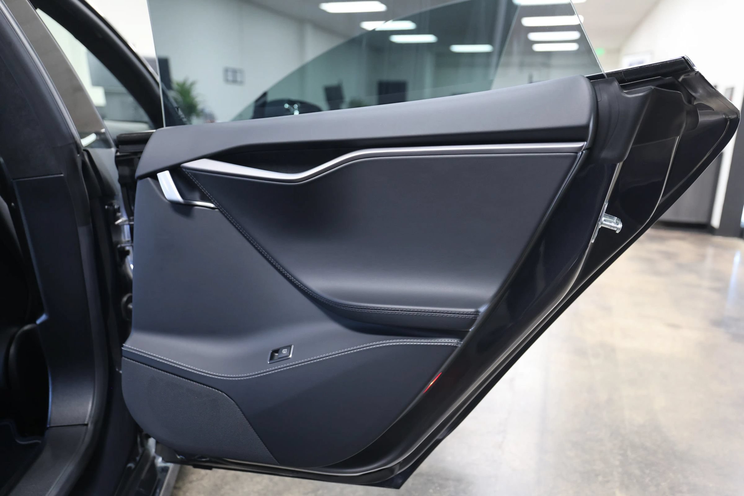 Used 2019 Tesla Model S Performance AWD/4WD image 41