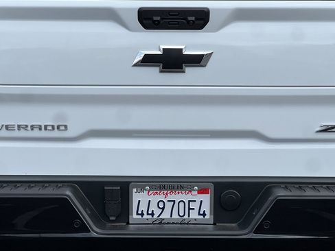 Certified 2025 Chevrolet Silverado 1500 ZR2 w/ Technology Package image 52