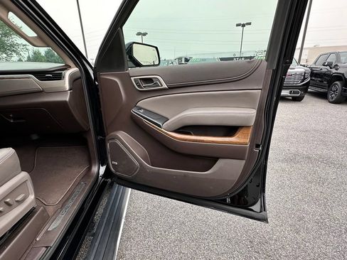 Certified 2019 GMC Yukon Denali w/ Denali Ultimate Package AWD/4WD image 17