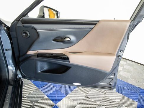 Used 2023 Lexus ES 350 w/ Premium Package FWD image 14