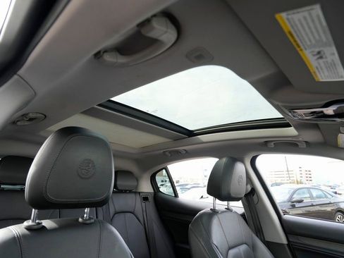 Used 2019 Alfa Romeo Stelvio Ti image 23