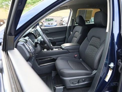 Certified 2025 Nissan Pathfinder SV AWD/4WD image 10