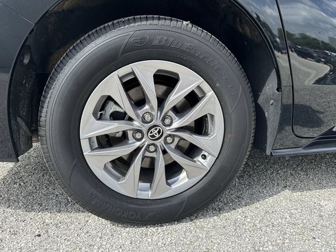 Certified 2026 Toyota Sienna LE FWD image 18
