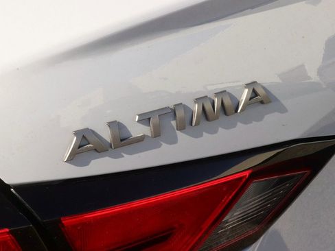 Used 2025 Nissan Altima 2.5 SR image 10