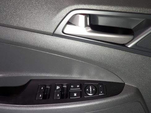 Used 2020 Hyundai Tucson SE image 7