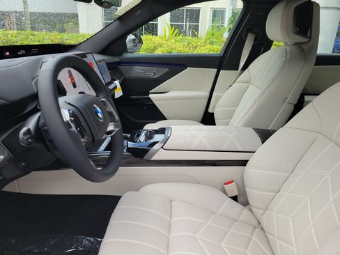 New 2027 BMW 740i w/ Executive Package RWD image 14