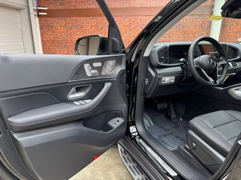 New 2026 Mercedes-Benz GLS 450 4MATIC image 9