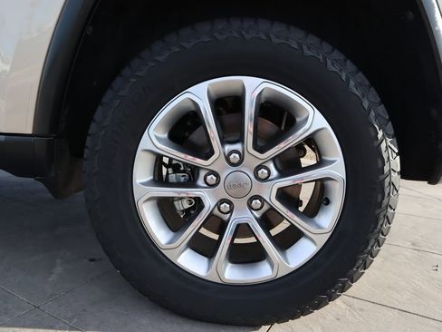 Used 2015 Jeep Grand Cherokee Limited image 29