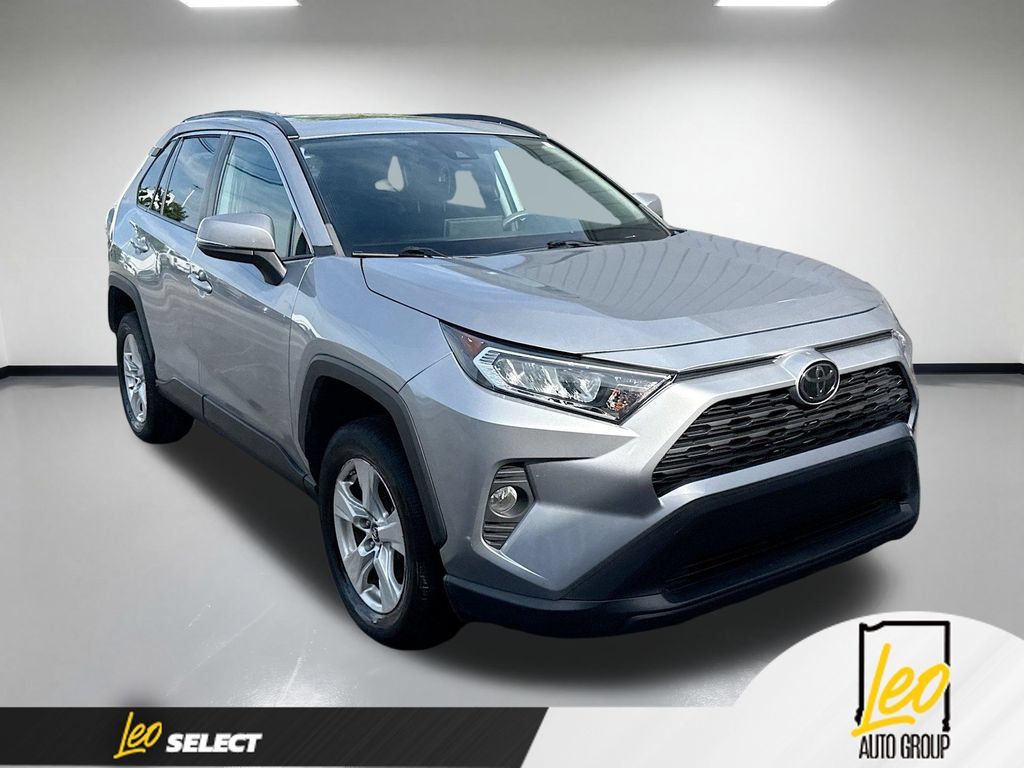 Used 2019 Toyota RAV4 XLE AWD/4WD image 5