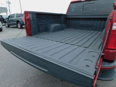 Used 2023 Chevrolet Silverado 1500 High Country w/ Z71 Off-Road Package image 12