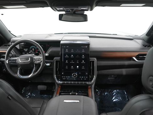 Used 2025 GMC Yukon Denali w/ Sun & Power Step Package AWD/4WD image 13