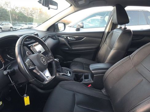 Used 2017 Nissan Rogue Sport SL image 12