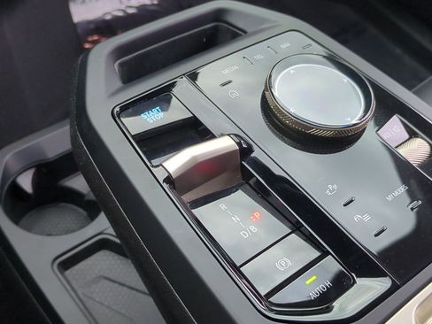 Used 2023 BMW iX xDrive50 w/ Sport Package image 18