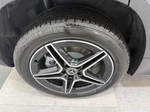 New 2026 Mercedes-Benz GLB 250 4MATIC image 3