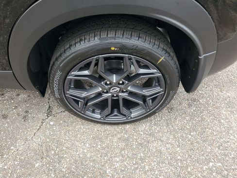 New 2026 Nissan Kicks SR image 6