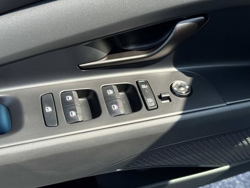 Certified 2026 Hyundai Elantra Sport FWD image 17