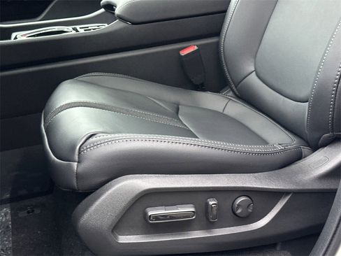 New 2025 Honda Pilot Touring image 16