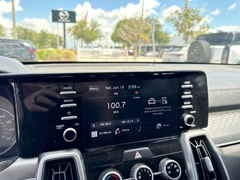 Used 2021 Kia Sorento LX FWD image 13
