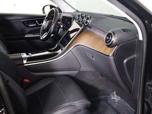 Used 2025 Mercedes-Benz GLC 350e 4MATIC image 26
