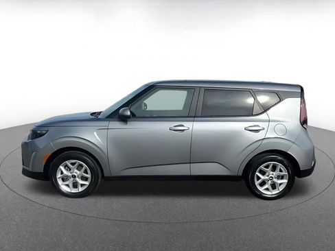Used 2025 Kia Soul LX w/ LX Technology Package image 8