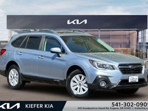 Used 2018 Subaru Outback 2.5i Premium AWD/4WD image 1