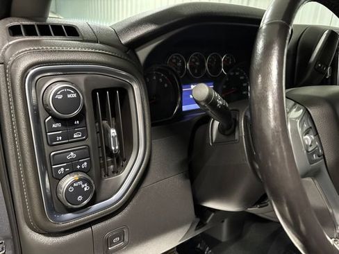 Used 2022 Chevrolet Silverado 1500 LT AWD/4WD image 20
