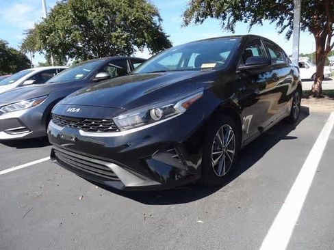 Used 2023 Kia Forte LXS image 1