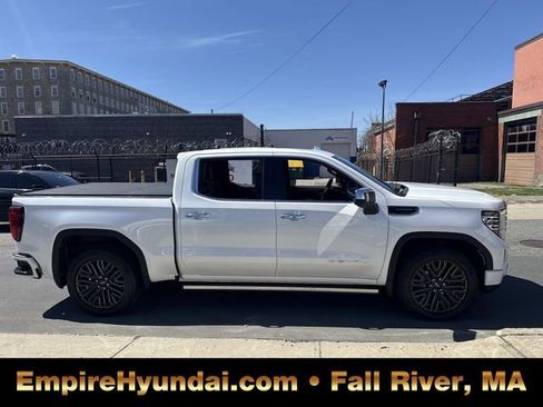 Used 2022 GMC Sierra 1500 Denali Ultimate AWD/4WD image 3
