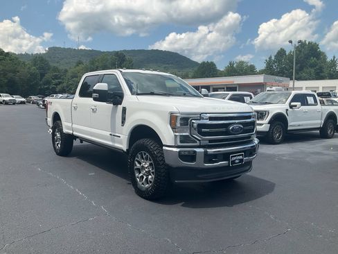 Used 2022 Ford F250 Lariat w/ Lariat Ultimate Package AWD/4WD image 3