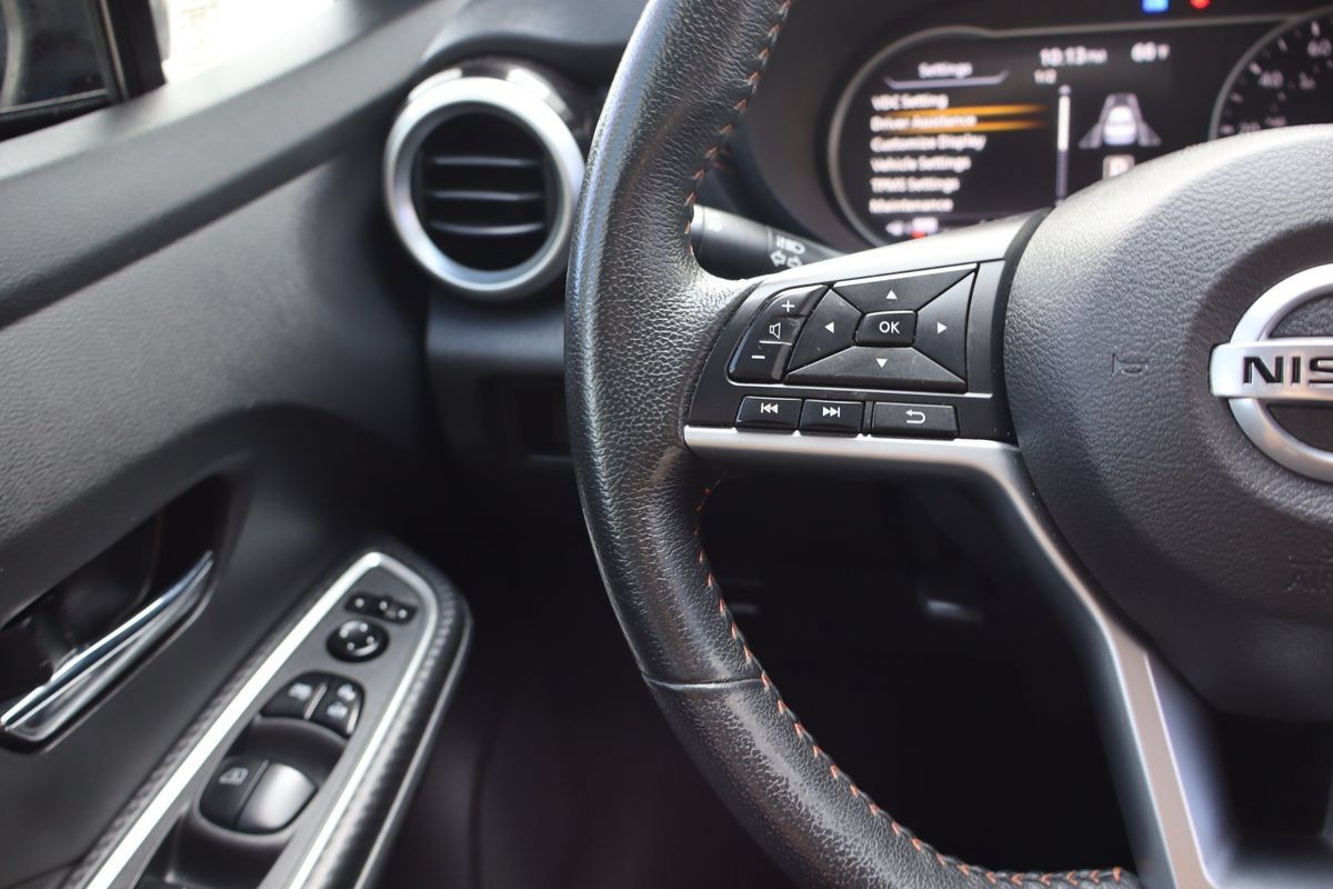 Used 2021 Nissan Versa SR w/ Convenience Package FWD image 15