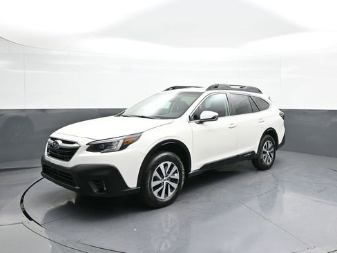 Used 2022 Subaru Outback Premium image 1