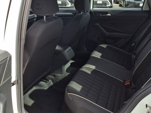 Used 2023 Volkswagen Jetta Sport image 17