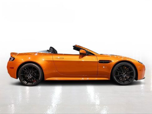 Used 2015 Aston Martin V12 Vantage S image 9
