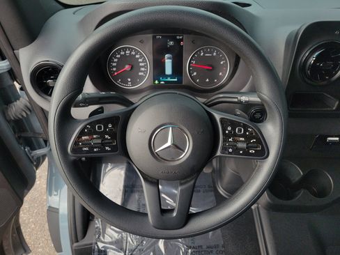 Used 2024 Mercedes-Benz Sprinter 2500 image 26