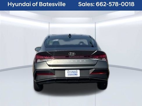 New 2026 Hyundai Elantra SE FWD image 8