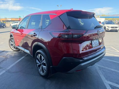 Used 2023 Nissan Rogue SV image 5