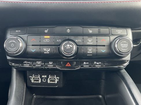 Used 2023 Dodge Durango GT image 7